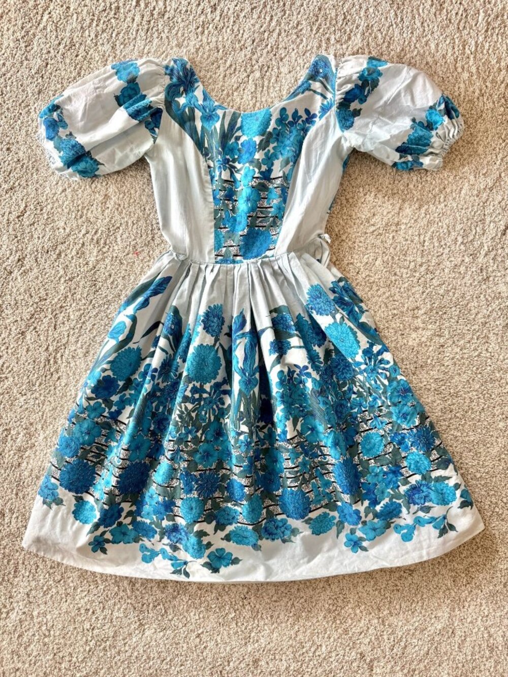 Vintage 1960s Capped Sleeve Floral Print Fit And Flare Dress For Junior Girls
